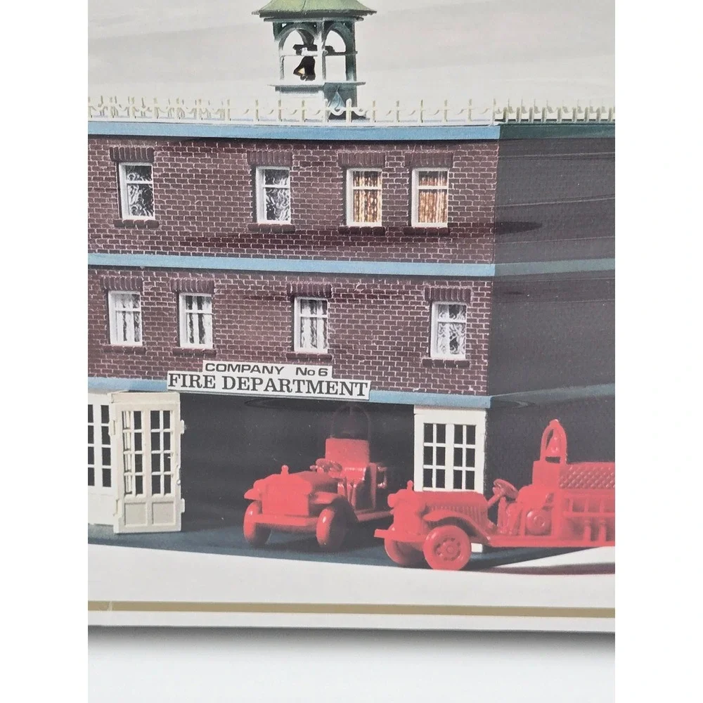 Model Power HO Scale Fire Department Construction Kit with‎ 2 Fire Engines